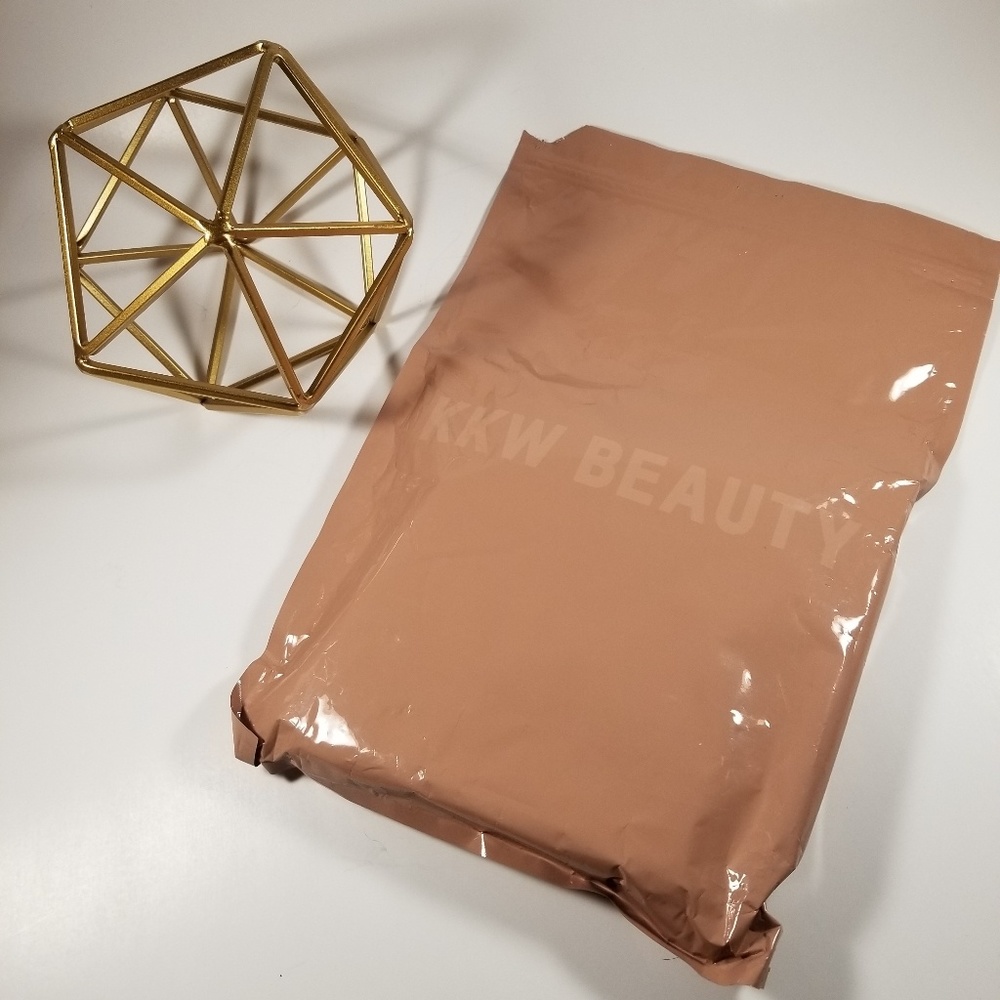 🆕️KKW, Ultra Light Beams & Gloss Collection - Picture 2 of 5